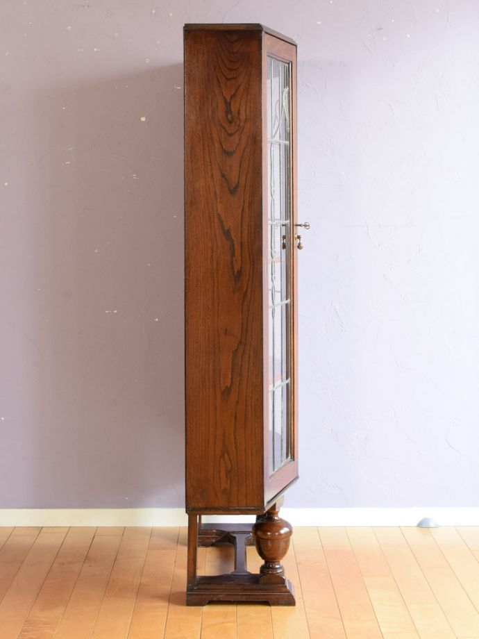 キャビネットの側面