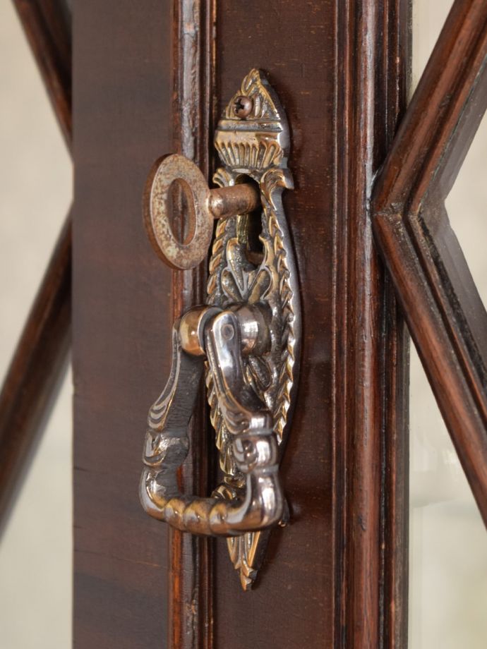 アンティークの鍵と取っ手