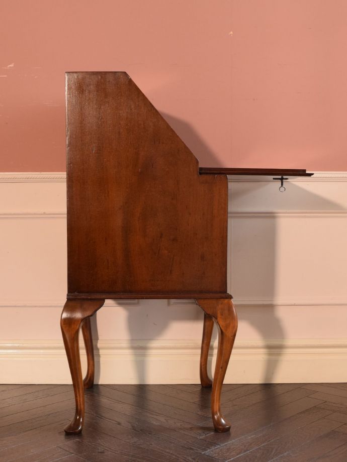 ビューローの側面