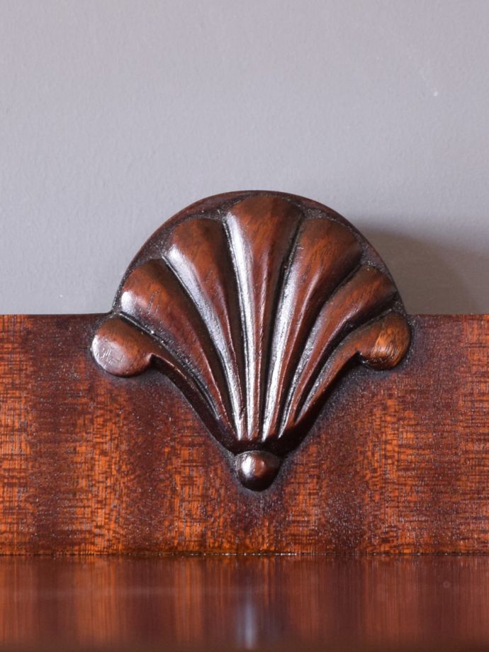 アンティーク家具の装飾