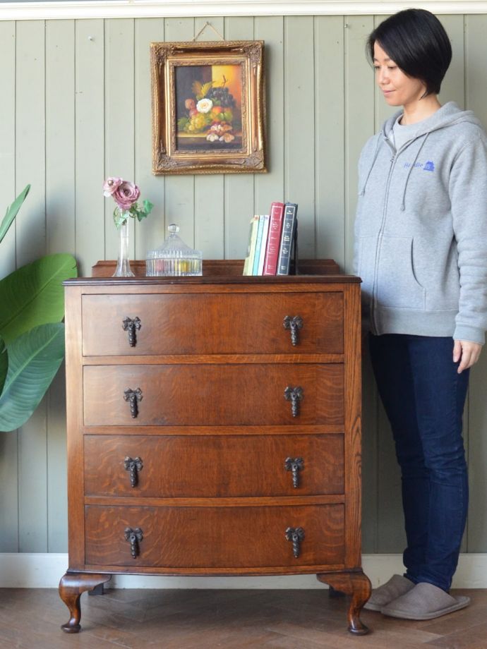 英国アンティークのチェスト