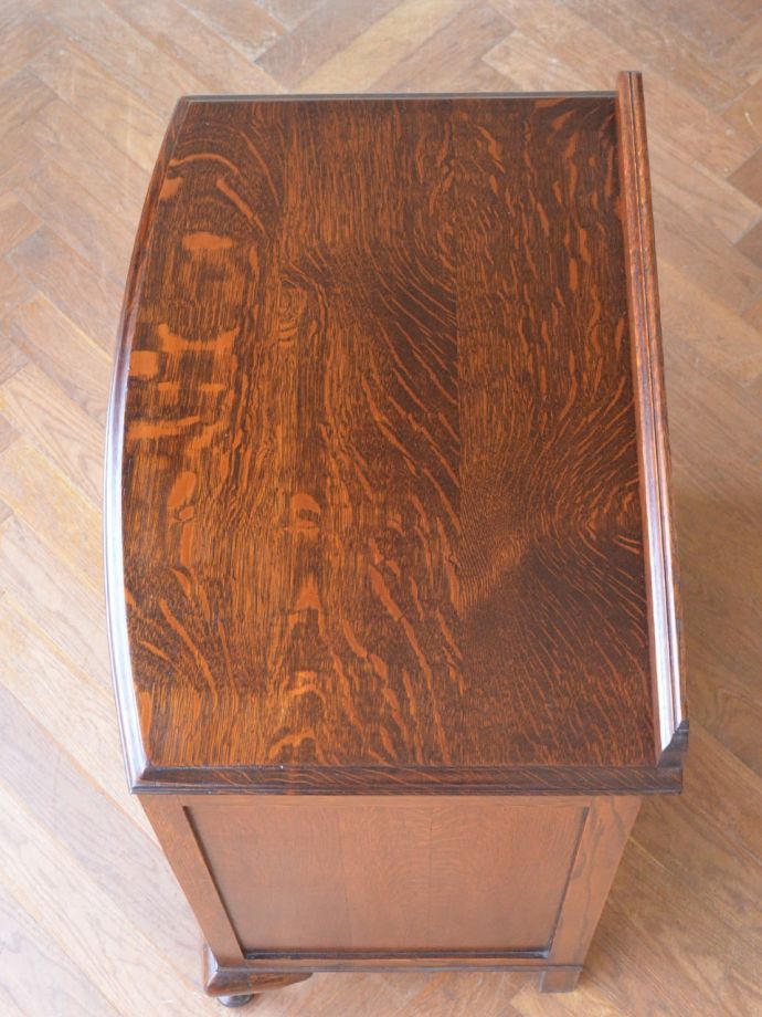 アンティークチェストの天板