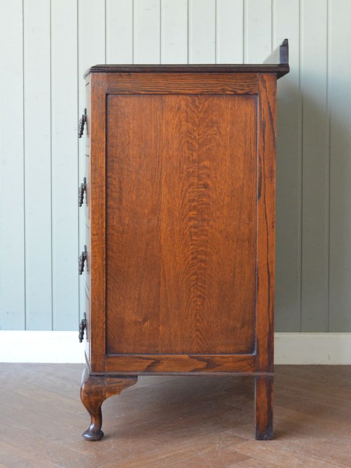 チェストの側面