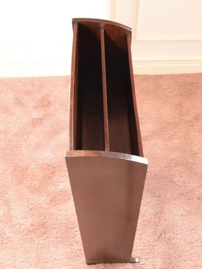 アンティークのマガジンラック