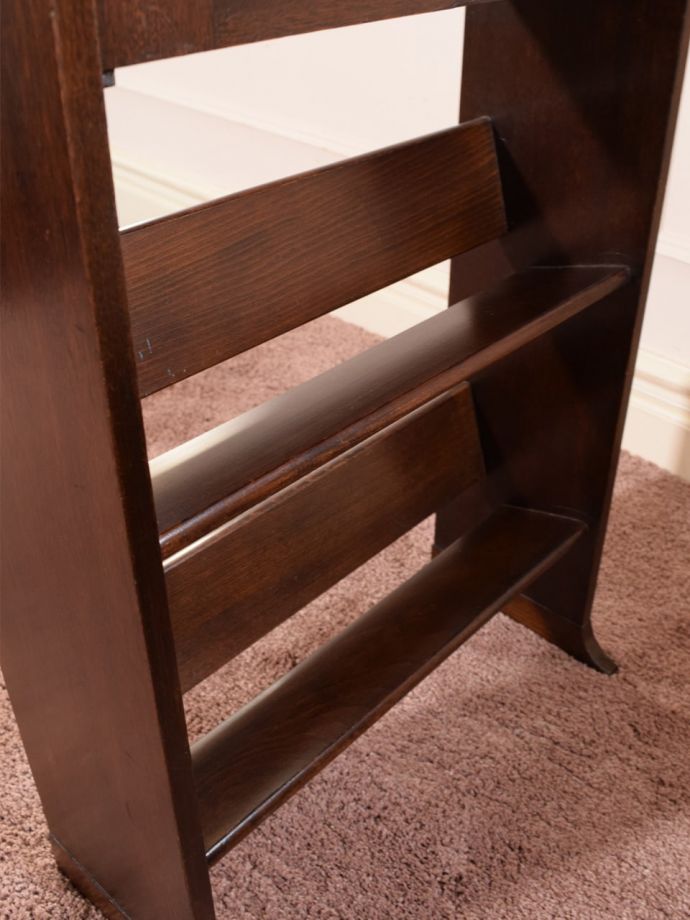 アンティークのおしゃれな本棚