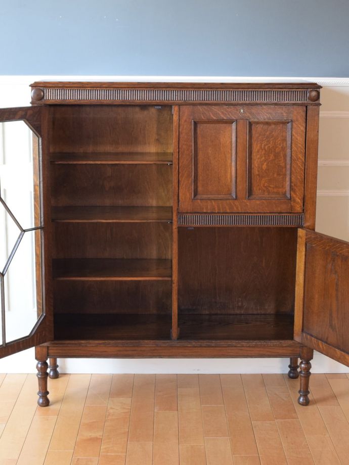 アンティークビューローの扉の中