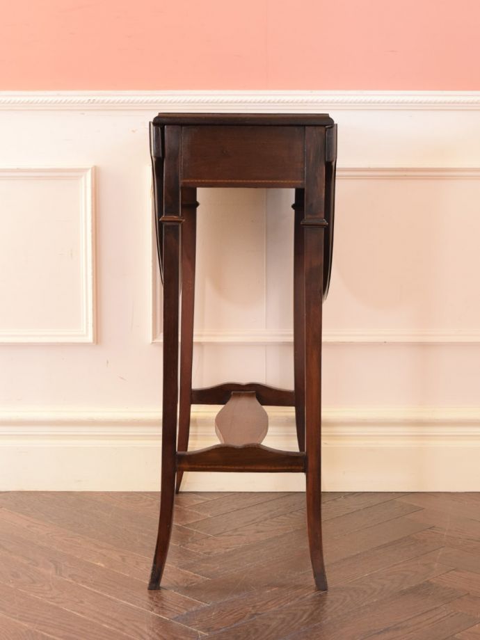 折り畳み式テーブルの側面