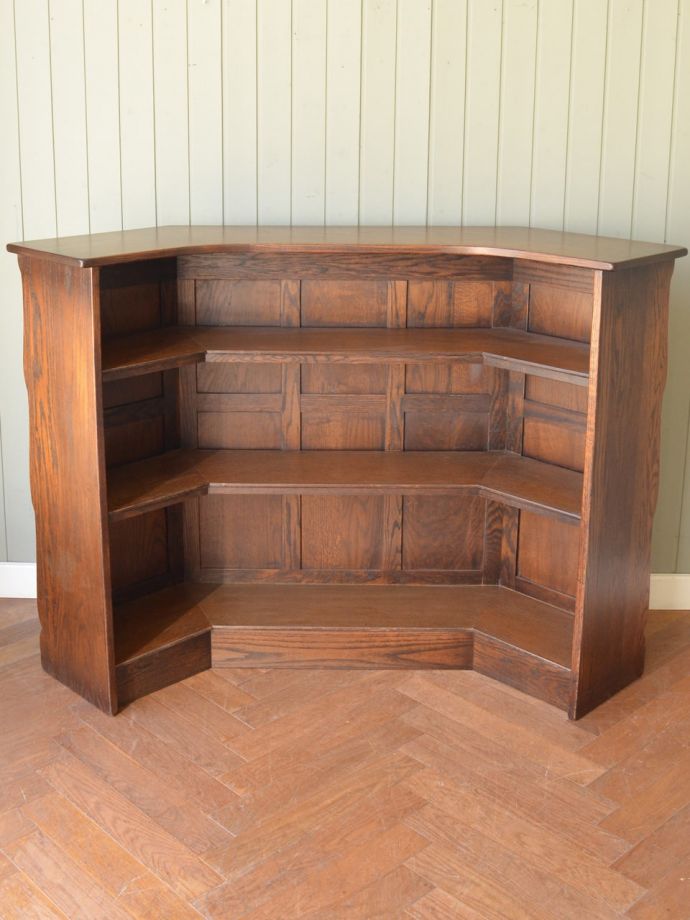 カウンターの反対側