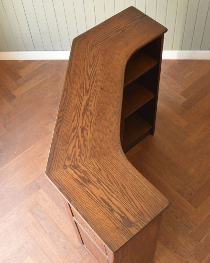 アンティークのカウンターの天板