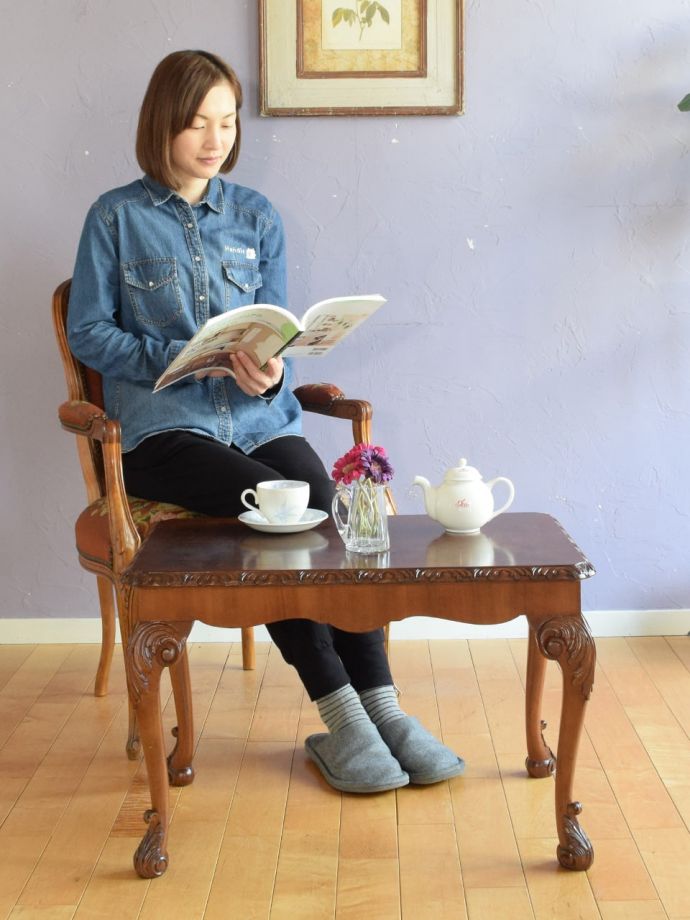 アンティークのコーヒーテーブル