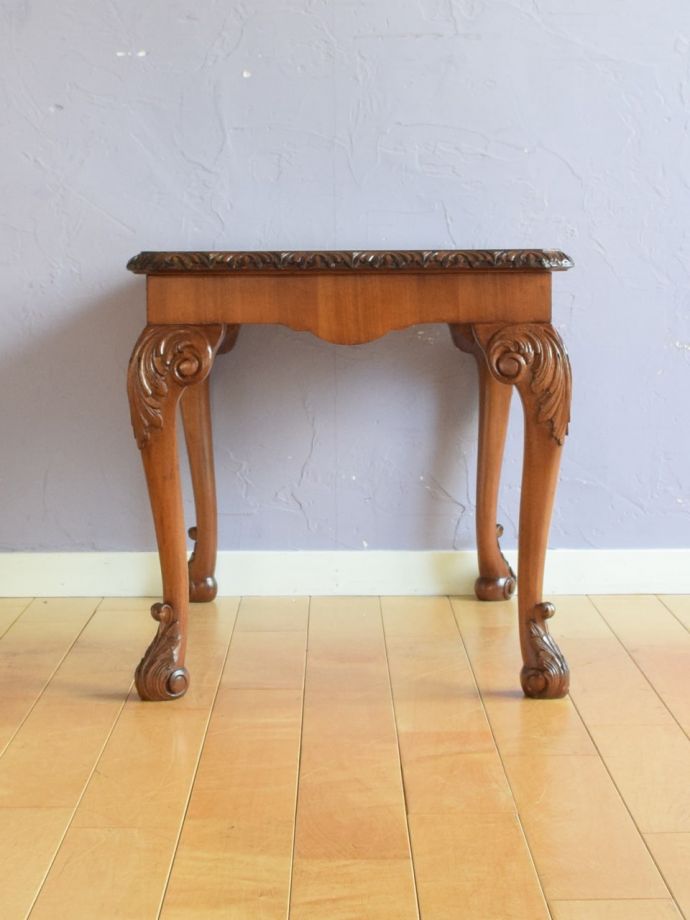 コーヒーテーブルの側面