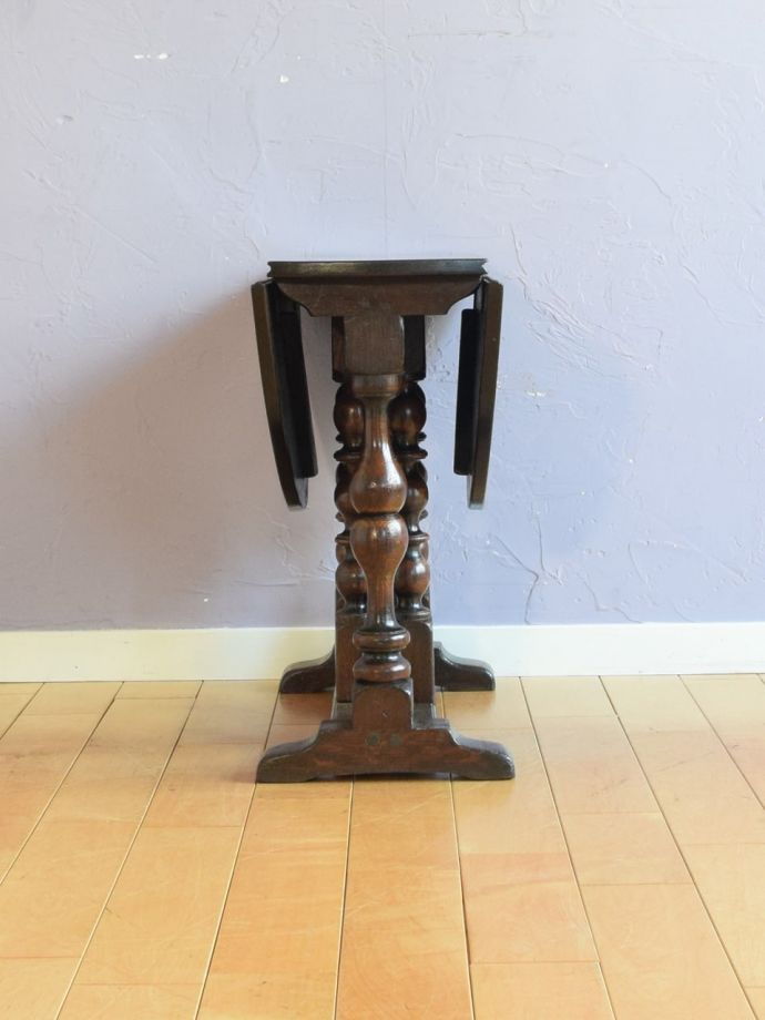 折り畳み式テーブルの側面