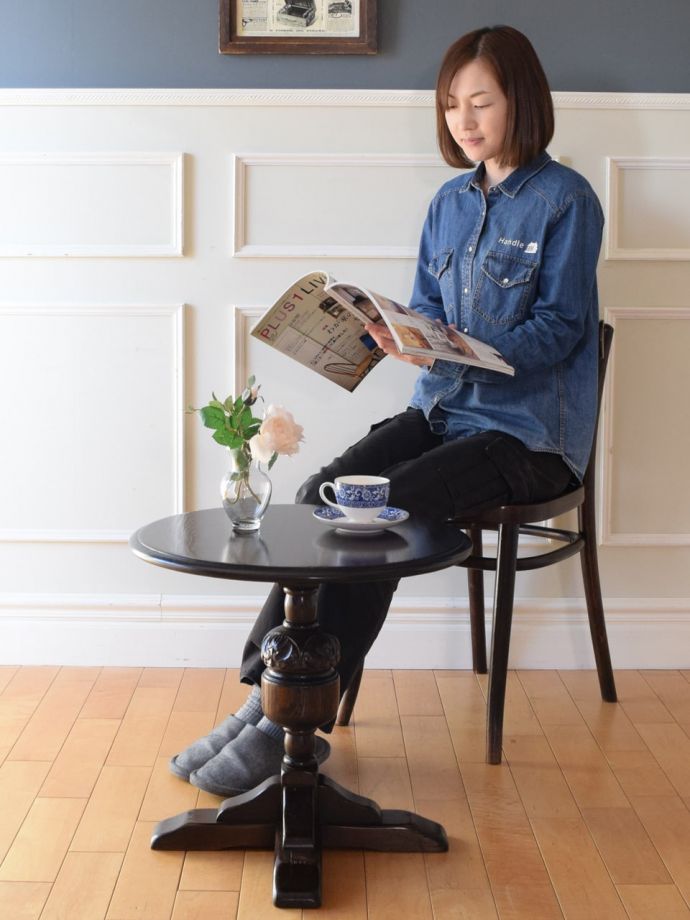 アンティークのコーヒーテーブル