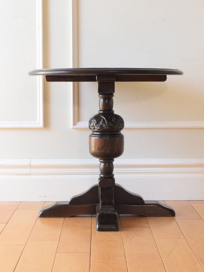 コーヒーテーブルの側面