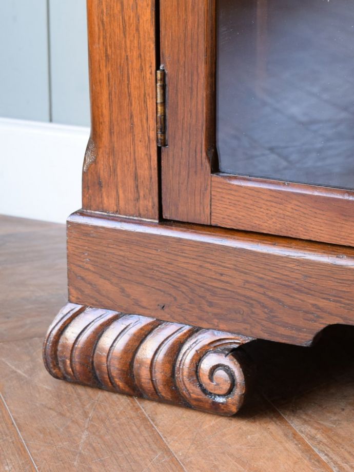 アンティーク家具の脚