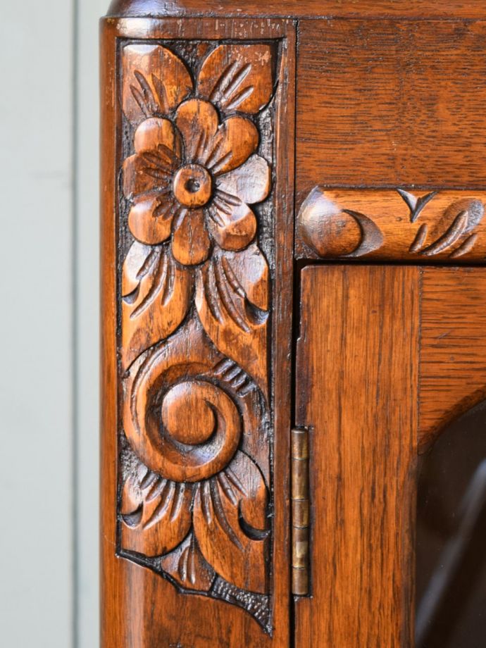 キャビネットの装飾