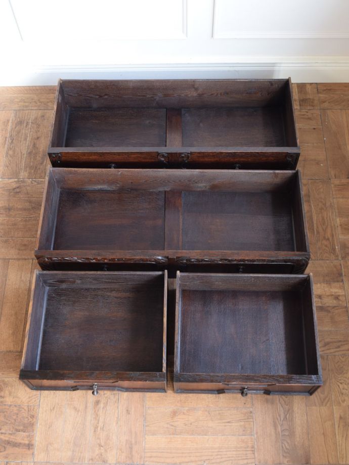 チェストの引き出し