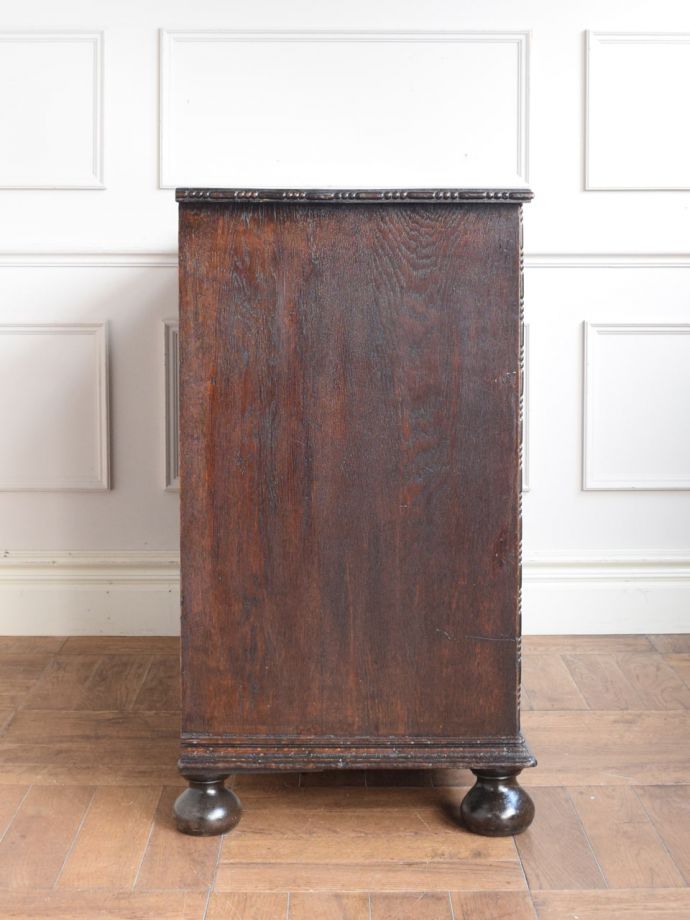 チェストの側面