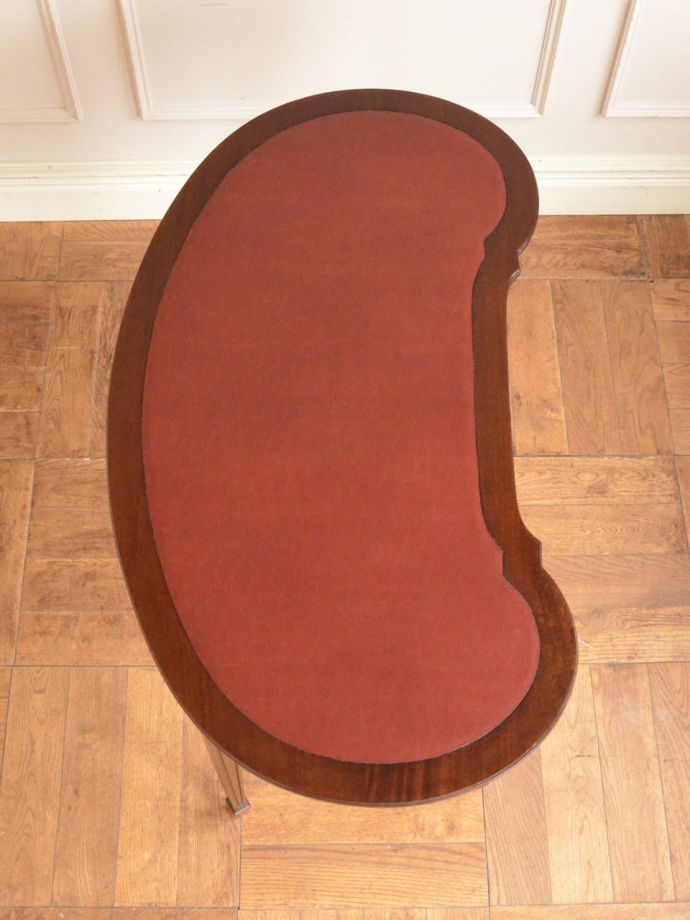 書斎机の美しい天板