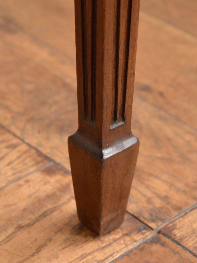 アンティークデスクの脚