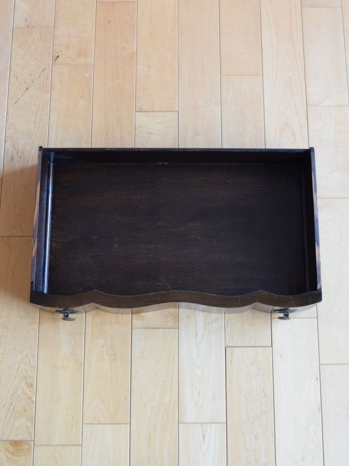 アンティークテーブルの引き出し