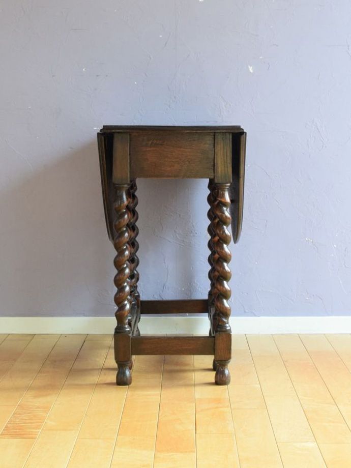 折り畳み式テーブルの側面