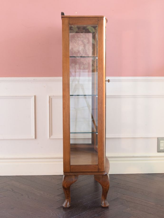 キャビネットの側面