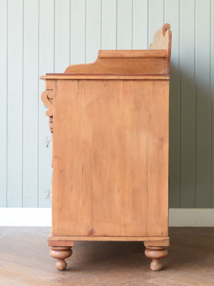 チェストの側面