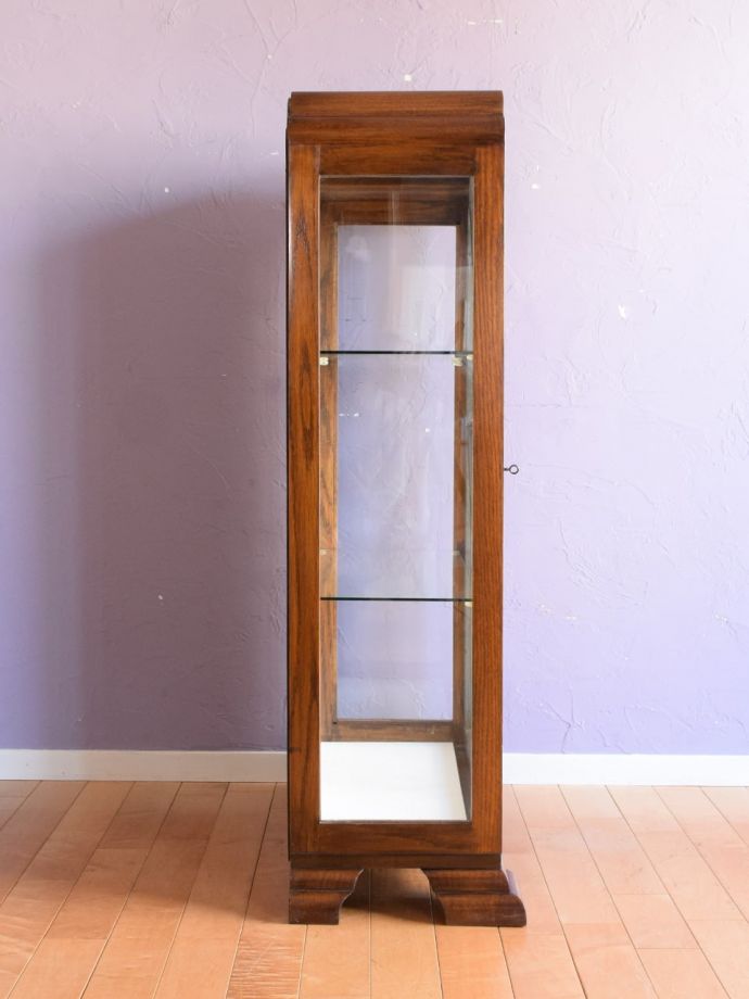 キャビネットの側面