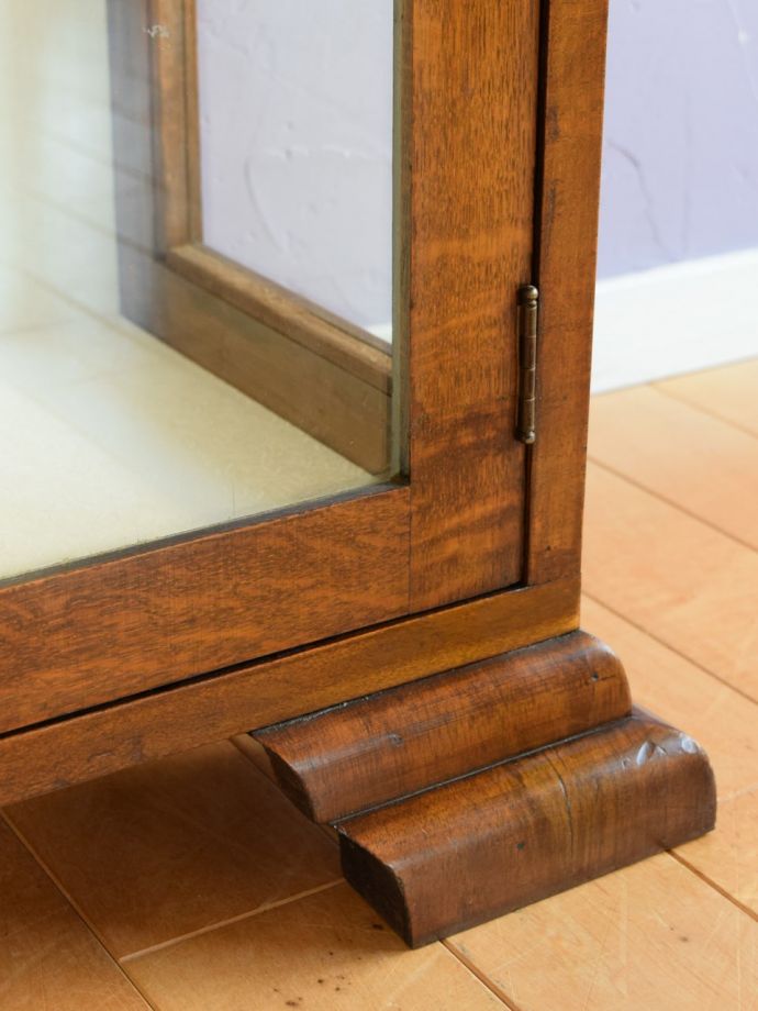 アンティーク家具の脚