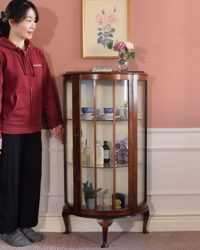 英国アンティークのガラスキャビネット