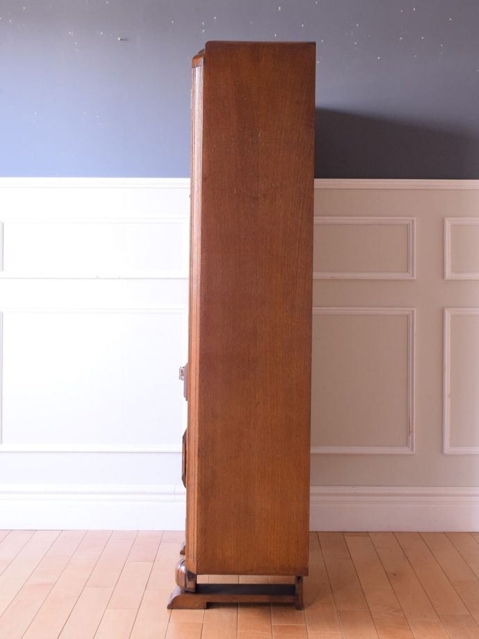 サイドボードの側面