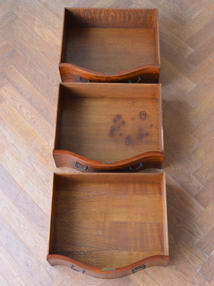 アンティーク家具の引き出し