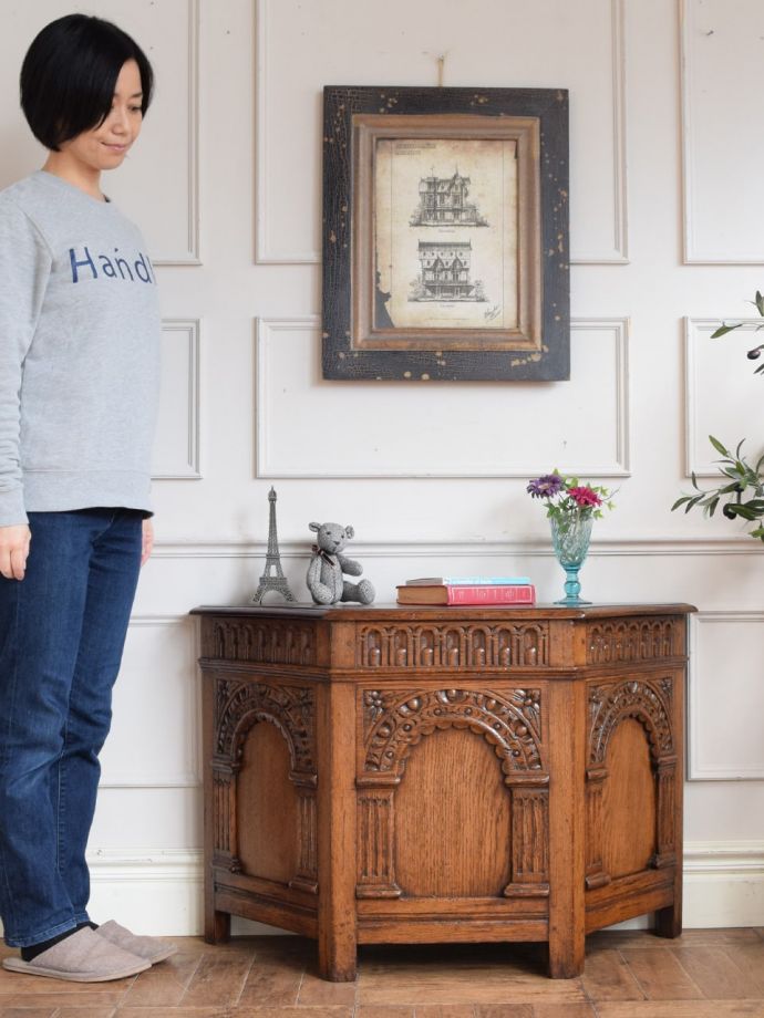 アンティークのブランケットボックス