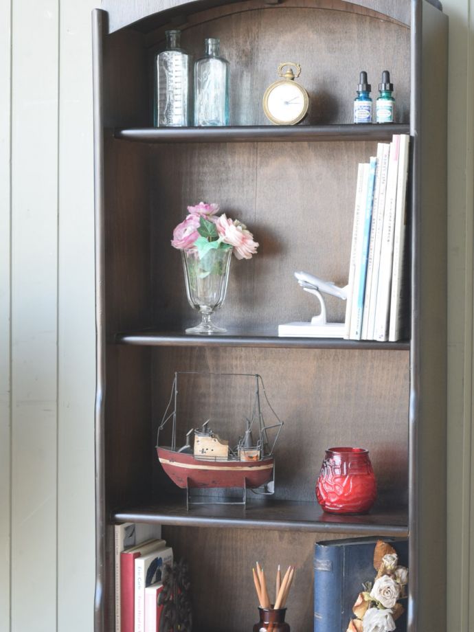 アンティーク家具らしい美しい木目