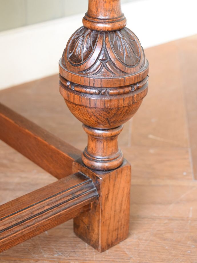 アンティーク家具の脚