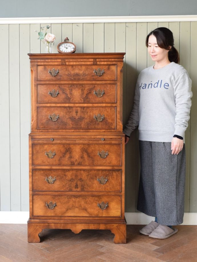 英国アンティークのチェスト