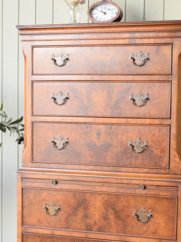 アンティークチェストの美しい木目