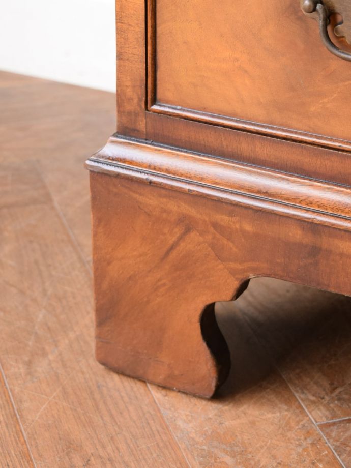 アンティーク家具の脚