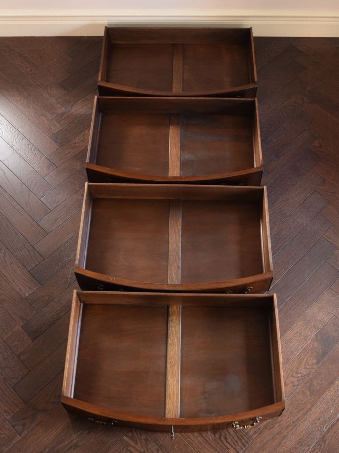 チェストの引き出し