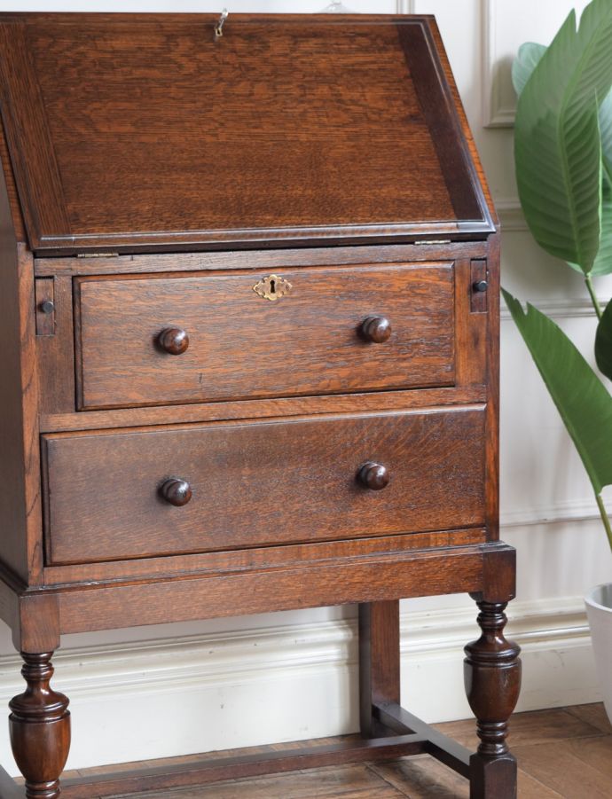 アンティーク家具らしさが漂うビューロー