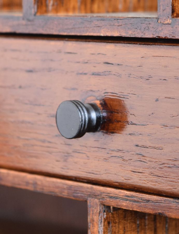 ビューローの小引き出しの取っ手