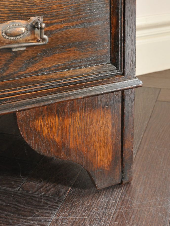 アンティーク家具の脚