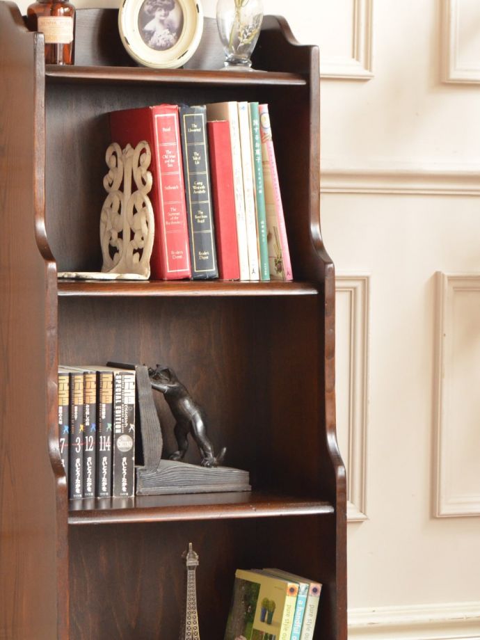 アンティーク家具らしい美しい木目