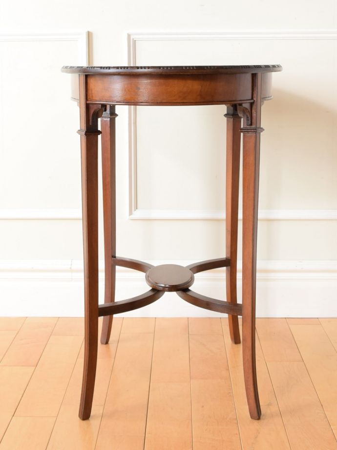 オケージョナルテーブルの側面