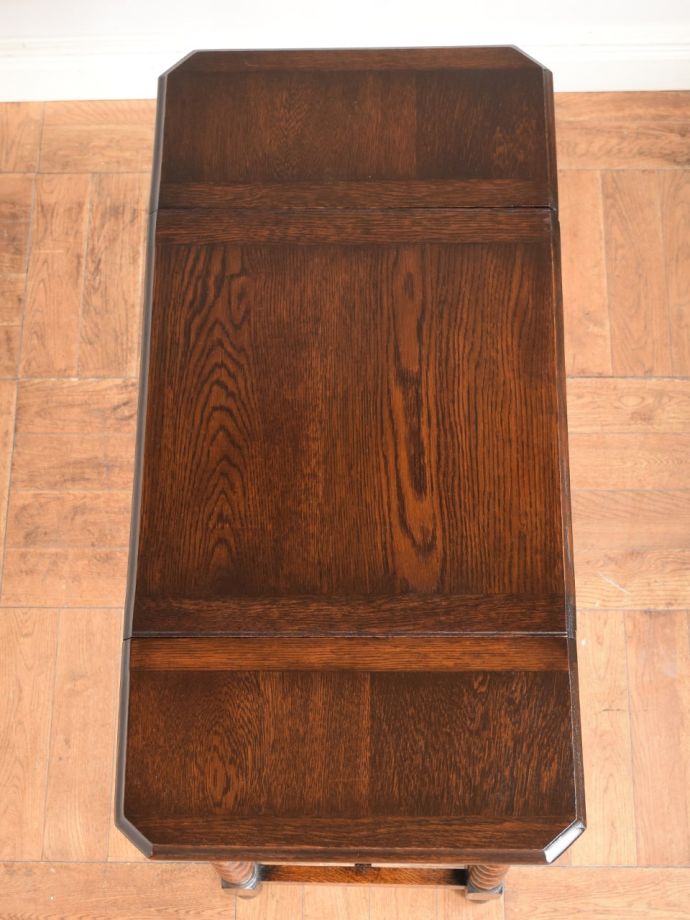 書斎机の美しい天板