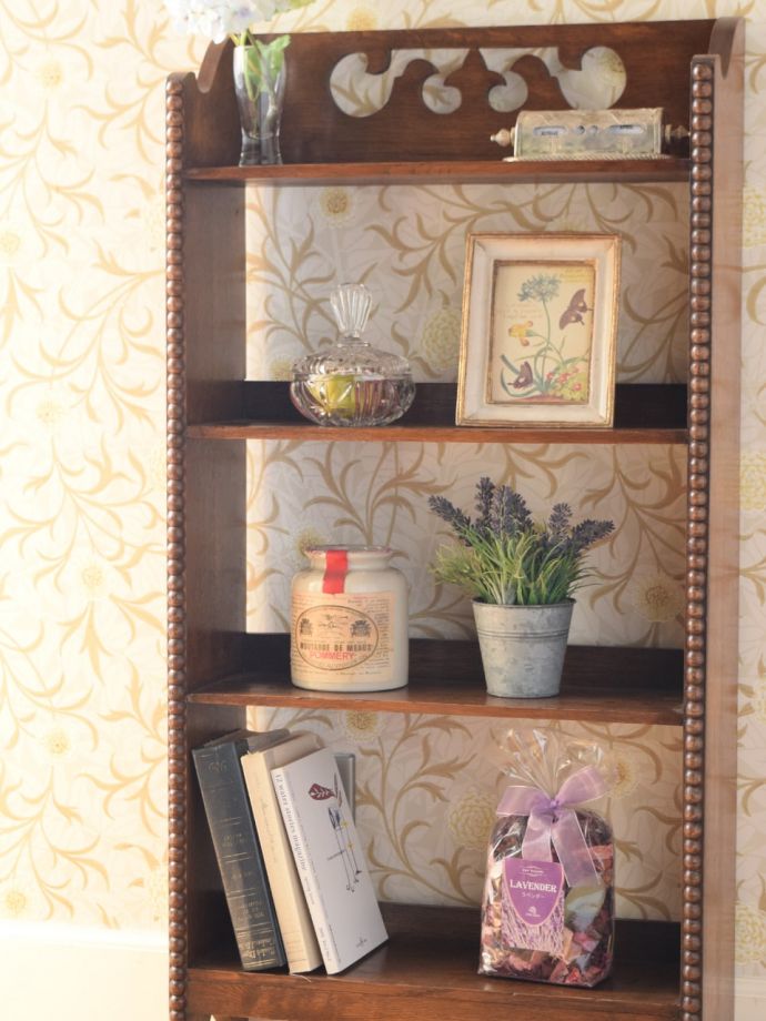 アンティーク家具らしい美しい木目