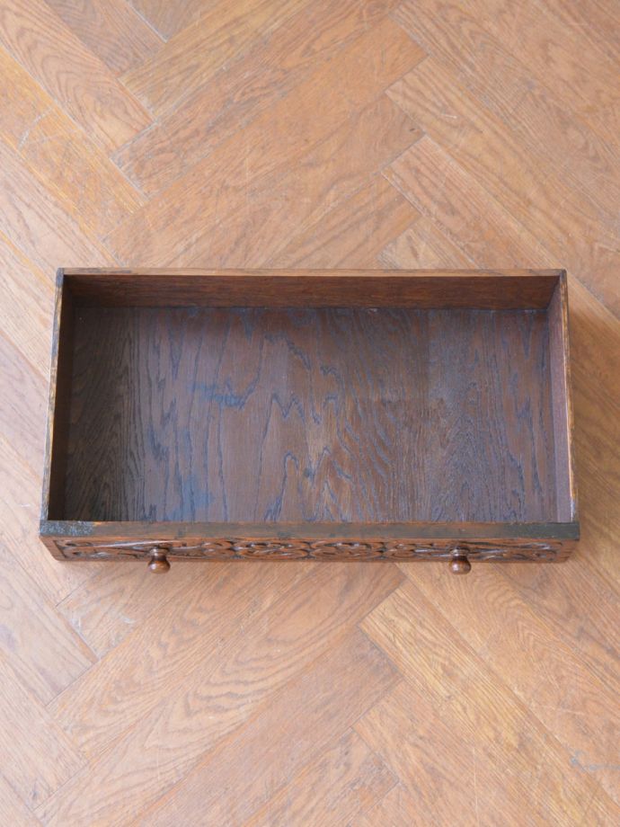 アンティークテーブルの引き出し