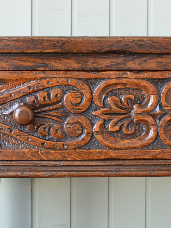 サイドテーブルの装飾