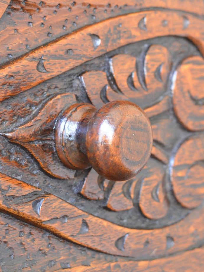 サイドテーブルの取っ手